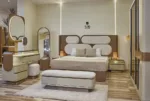 غرفة نوم مودرن بتفاصيل أنيقة وعملية