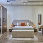 غرفة نوم جوجل - غرفة نوم مع دولاب